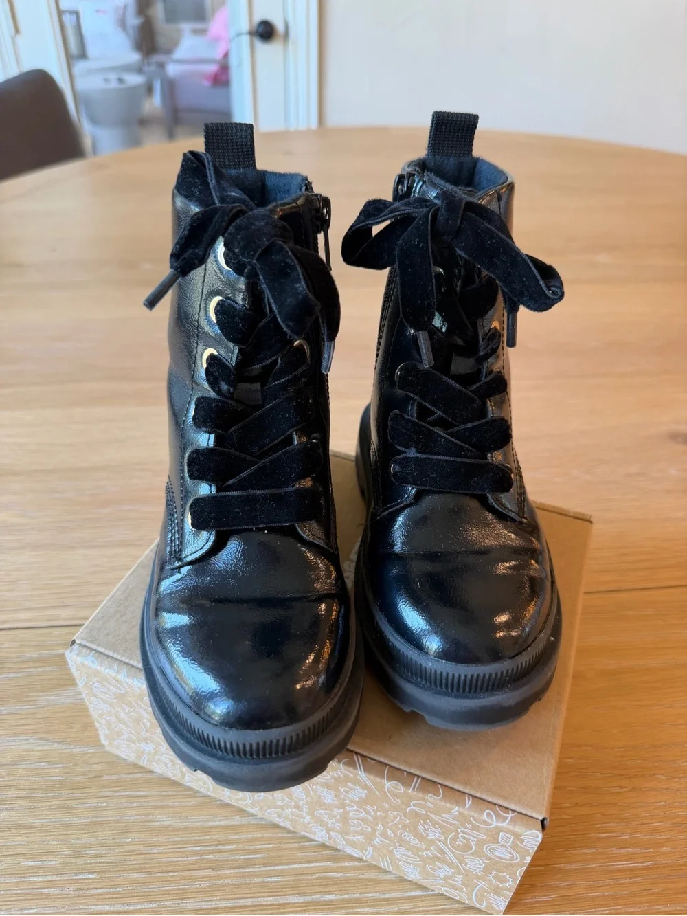 H&M chic black